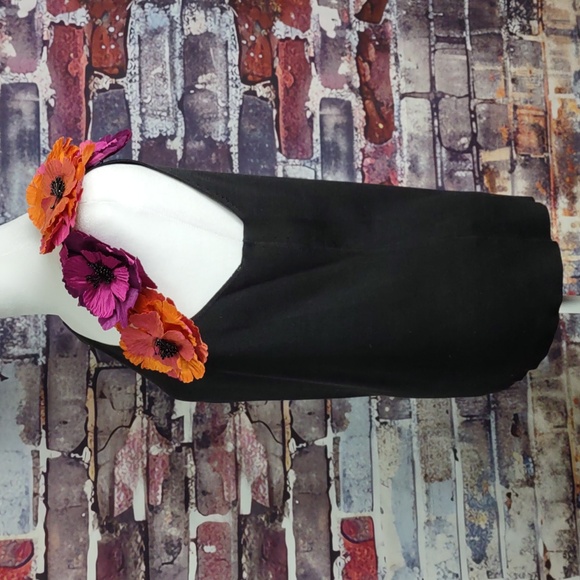 Dana Buchman Silk Knit Tank w/Asymmetric V Neckline - Picture 5 of 7